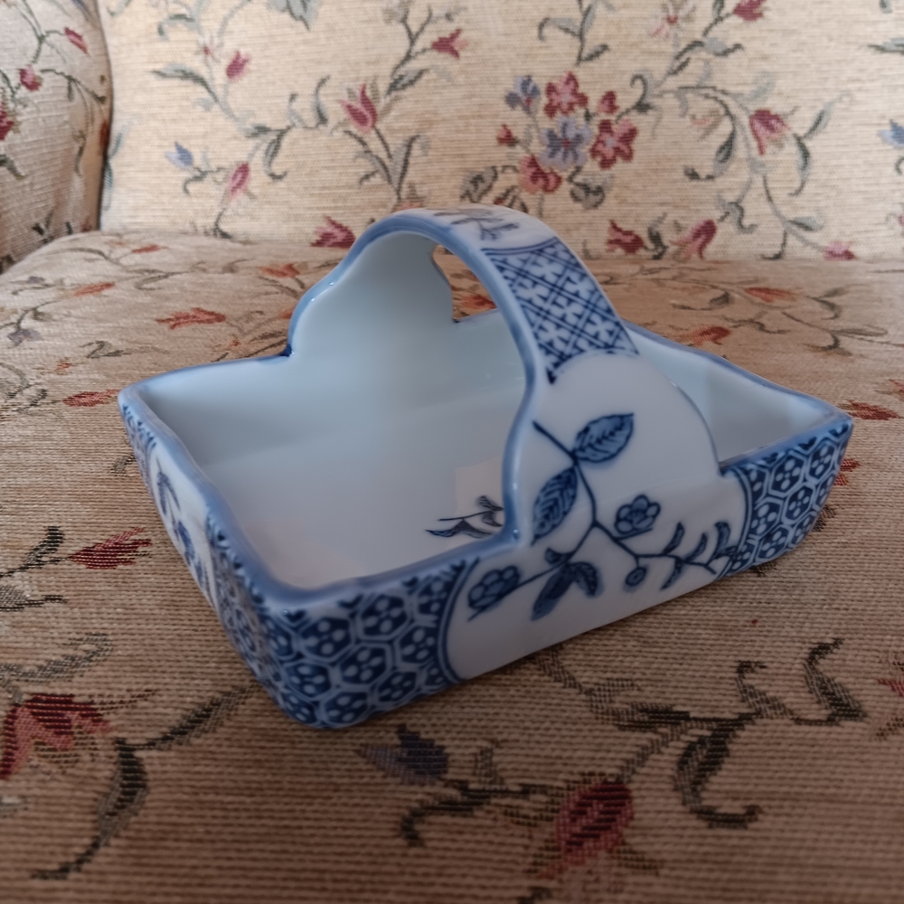 Fitz and Floyd Blue and White Floral Ceramic Basket Trinket Dish